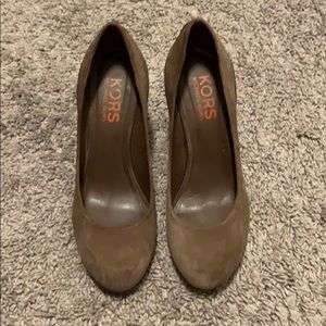 Light brown Michael Kors wedged - size 8.5